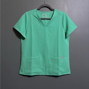 FIGS surgical green “Casma three pocket” v-neck medical scrub top size medium
